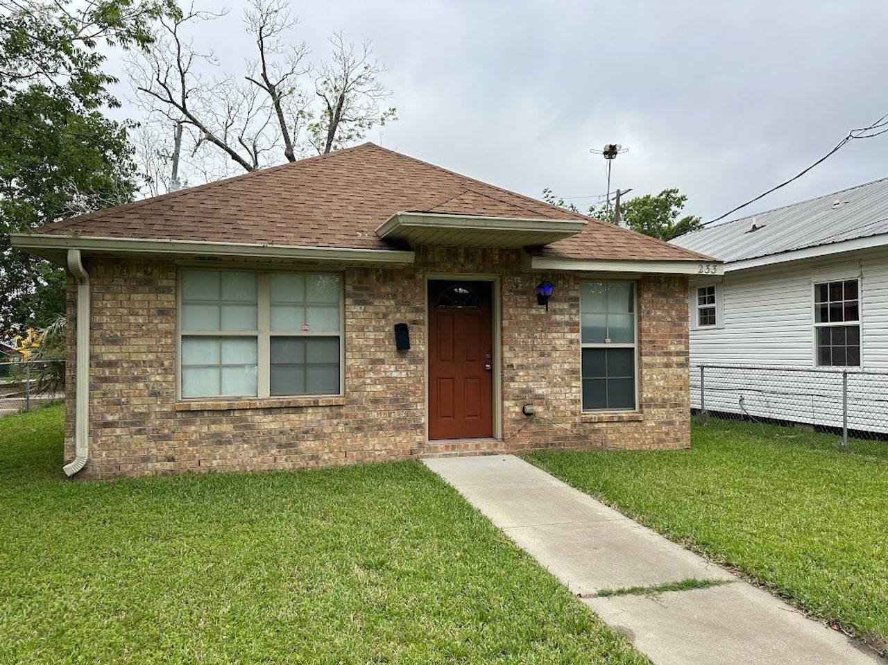listing, photo 1