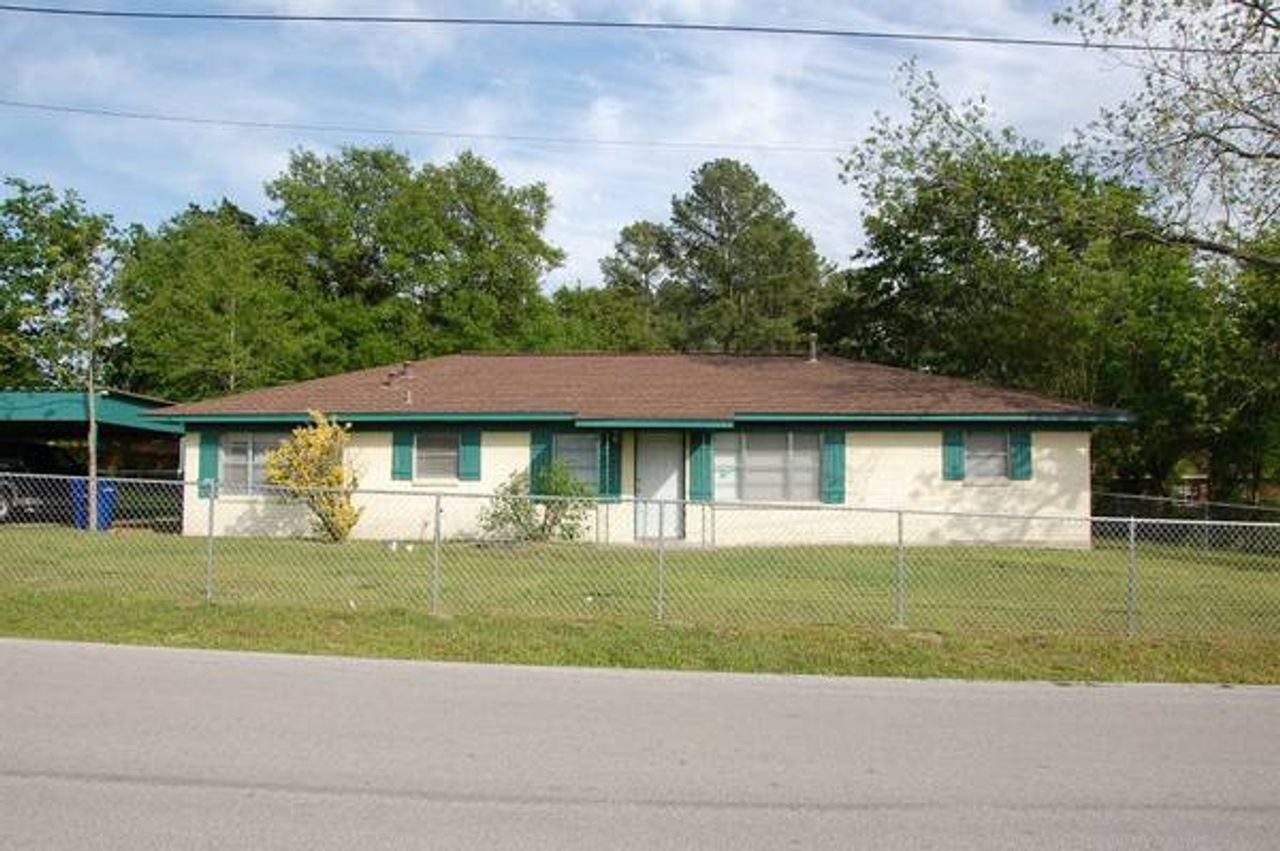 listing, photo 1