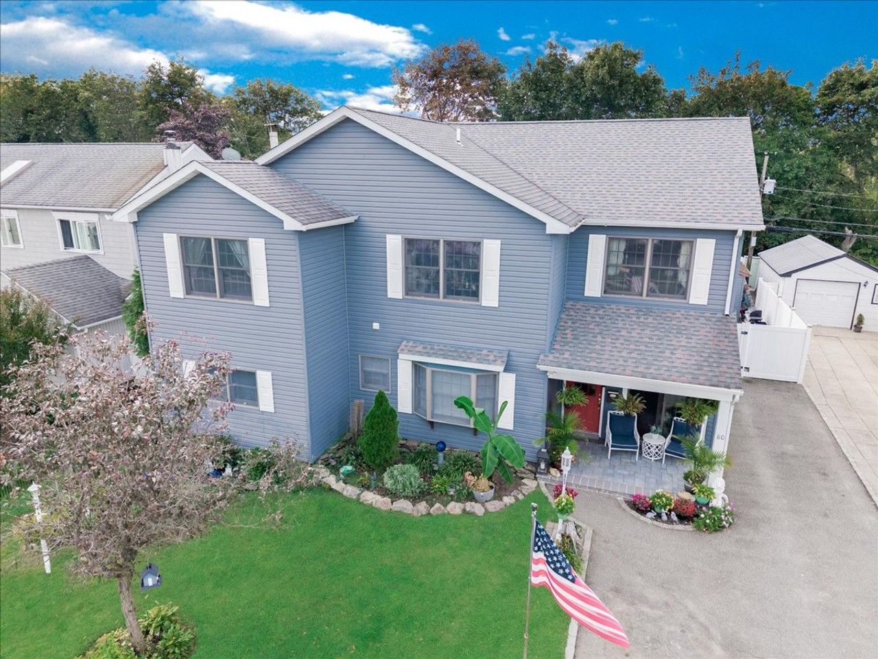 listing, photo 1