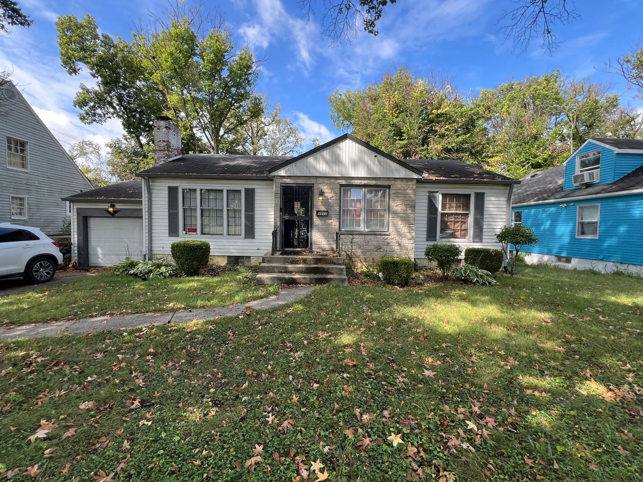 listing, photo 1