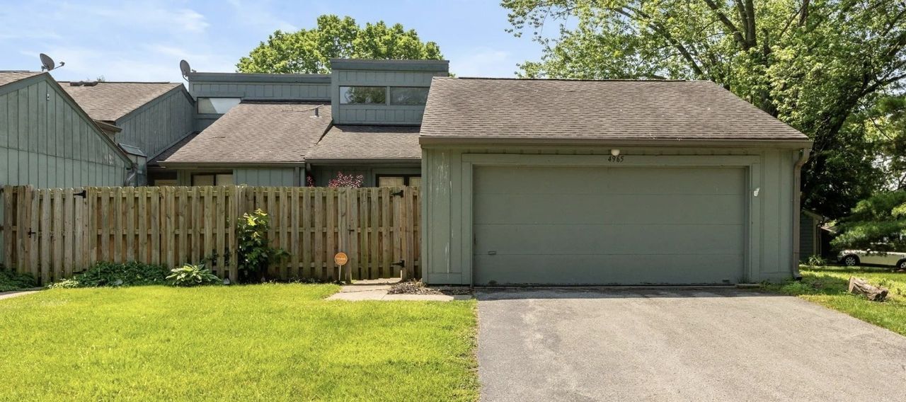 listing, photo 1