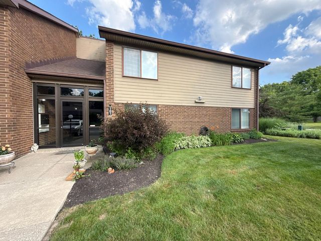 View of 101 Knoll Ct unit b, Noblesville, IN 46062, USA