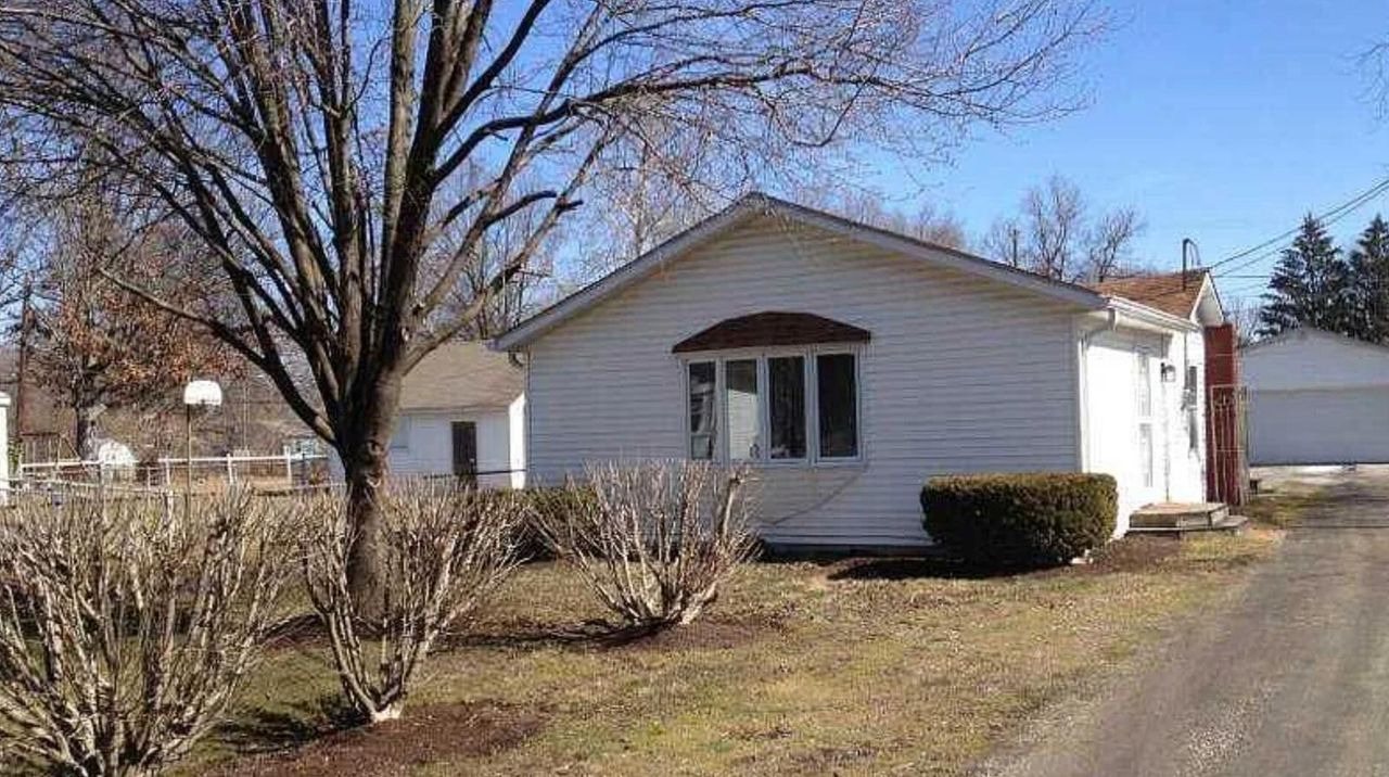 listing, photo 1