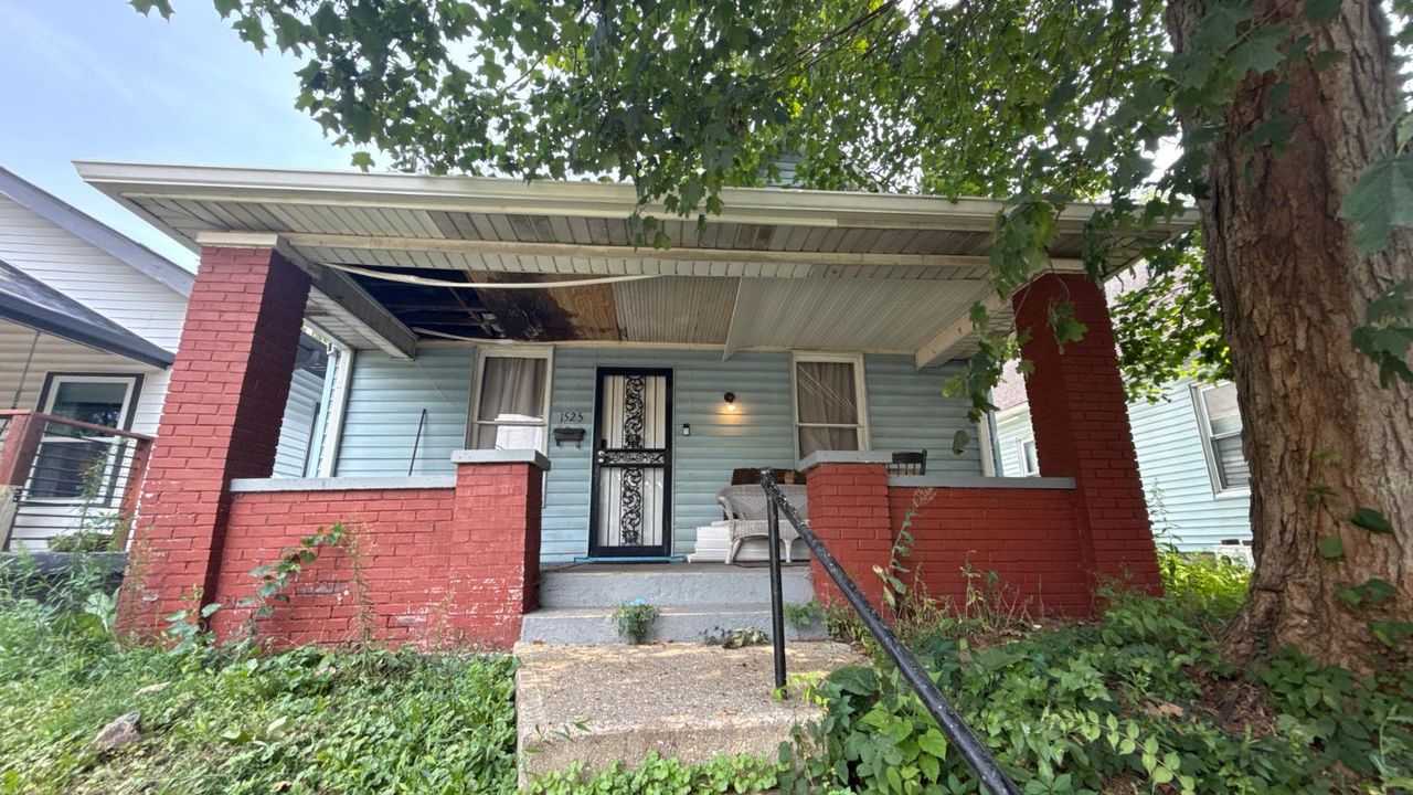 listing, photo 1