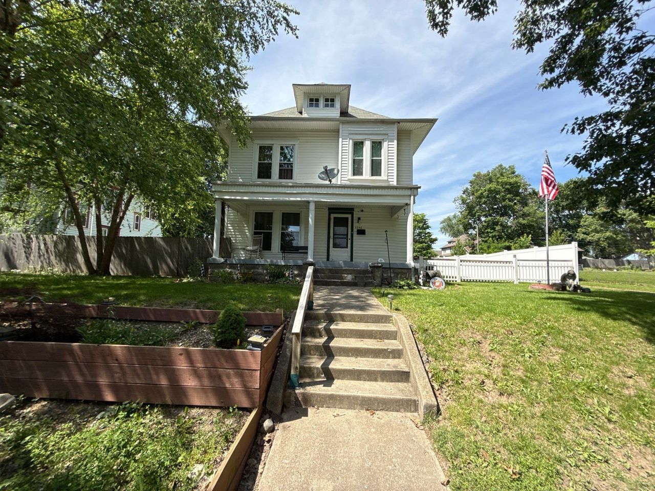 listing, photo 1