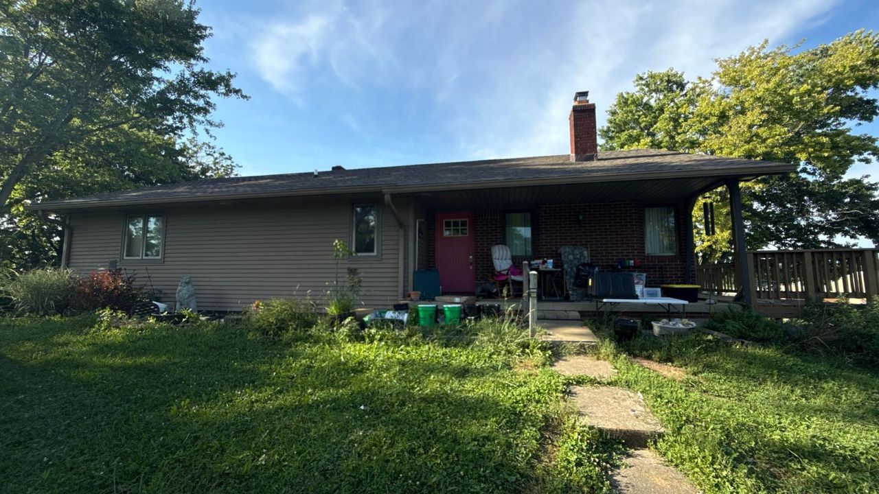 listing, photo 1