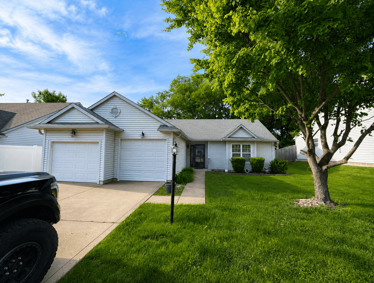 listing, photo 1