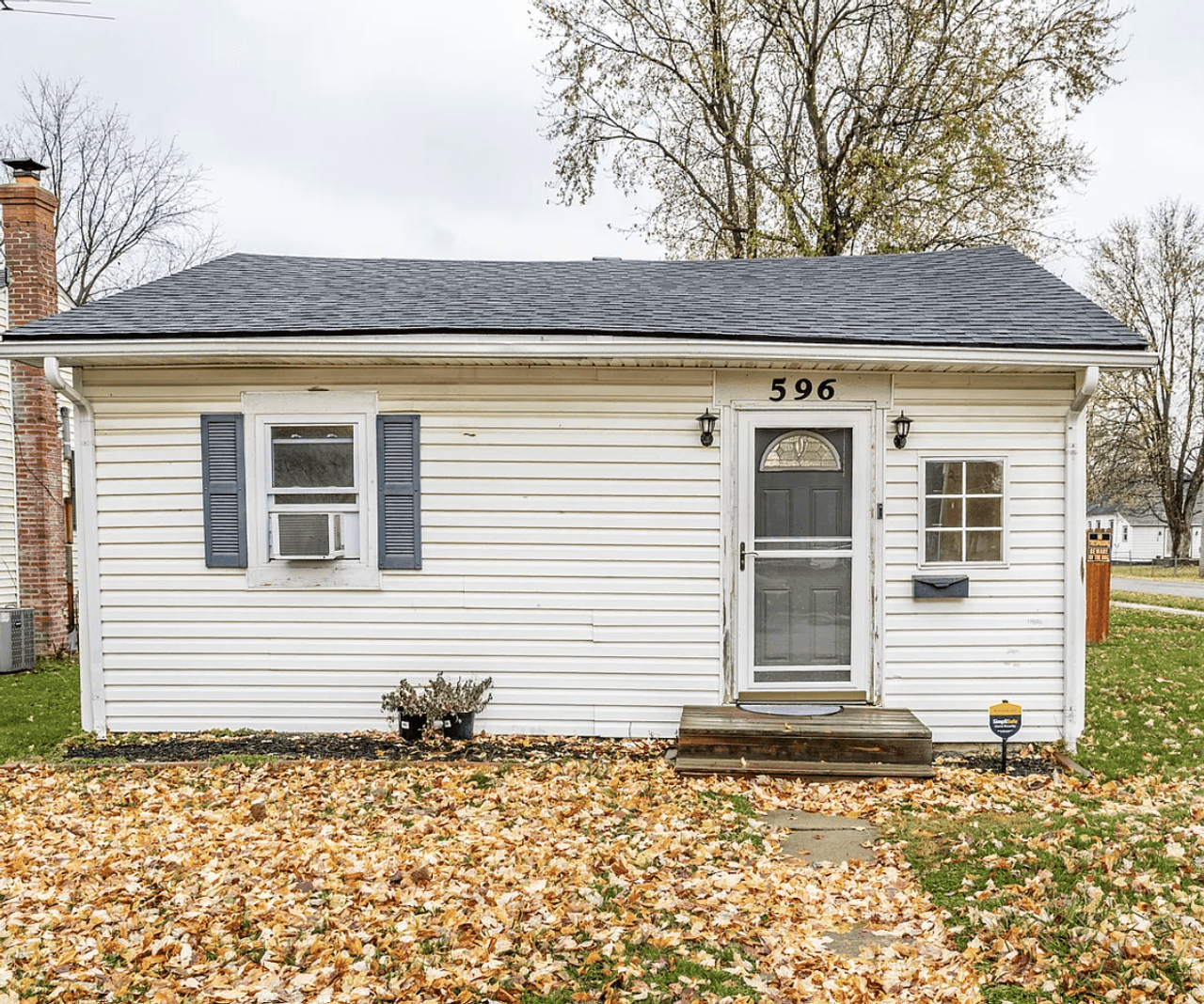 listing, photo 1