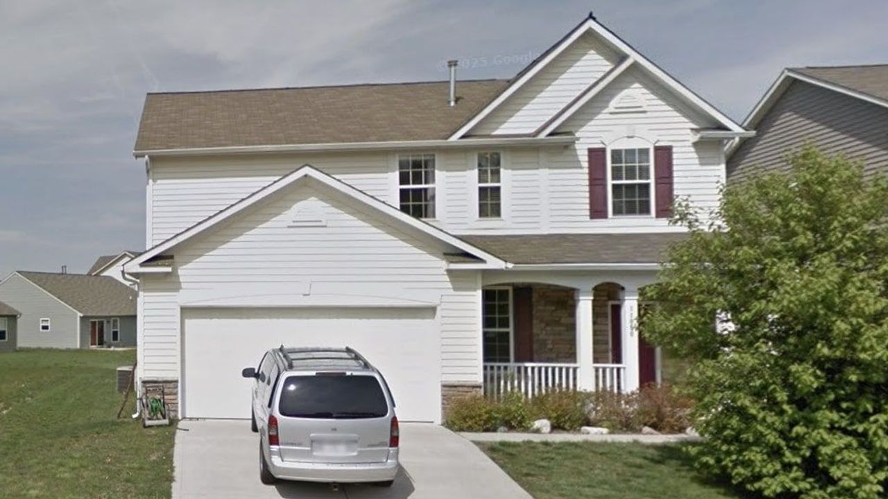 listing, photo 1
