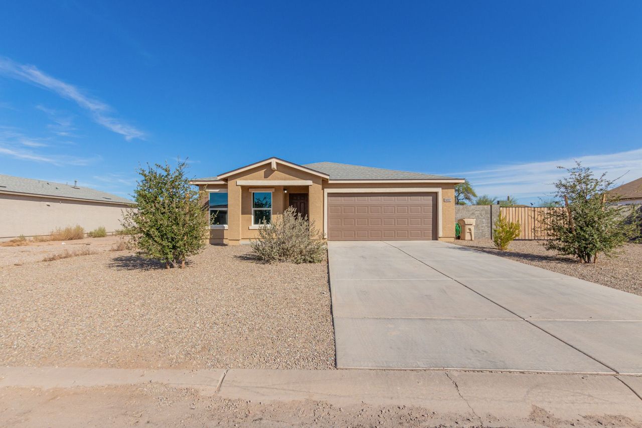 listing, photo 1