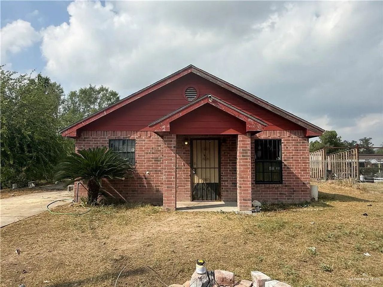 listing, photo 1