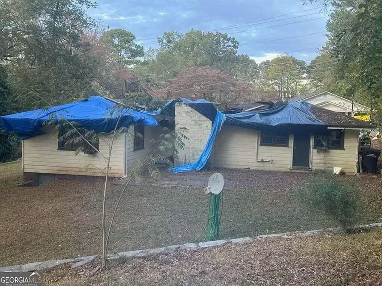 listing, photo 1
