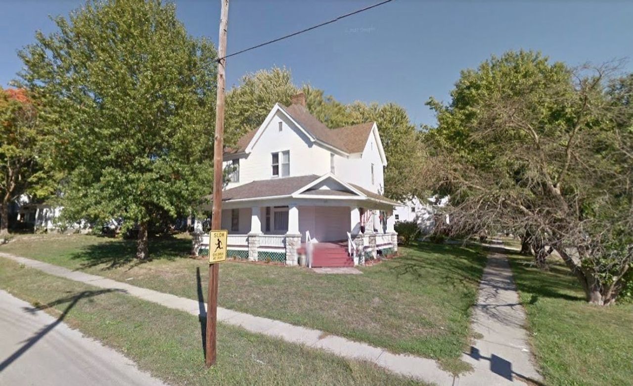 listing, photo 1