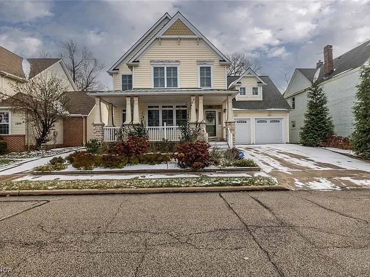 listing, photo 1