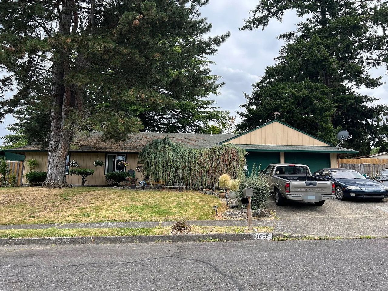 listing, photo 1