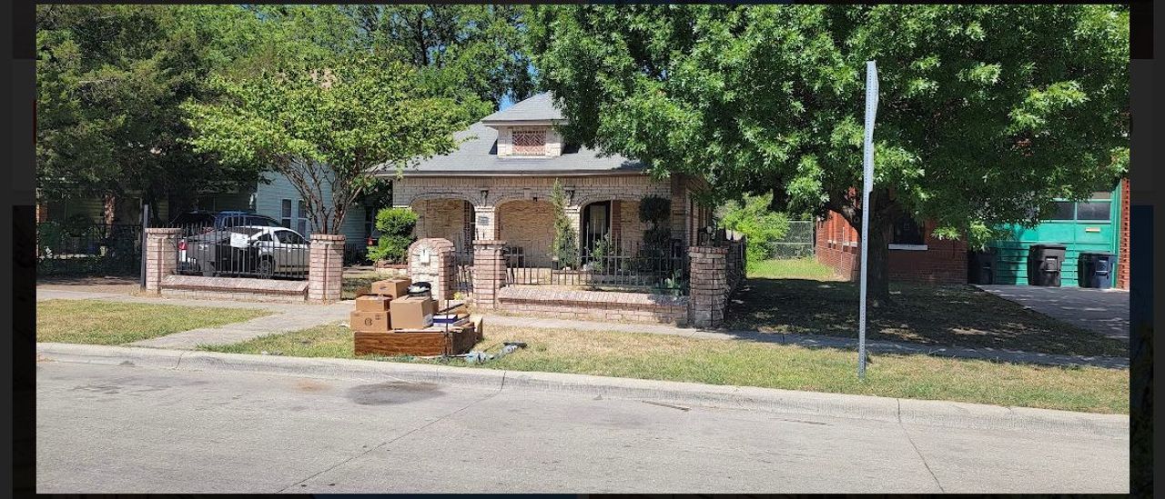 listing, photo 1