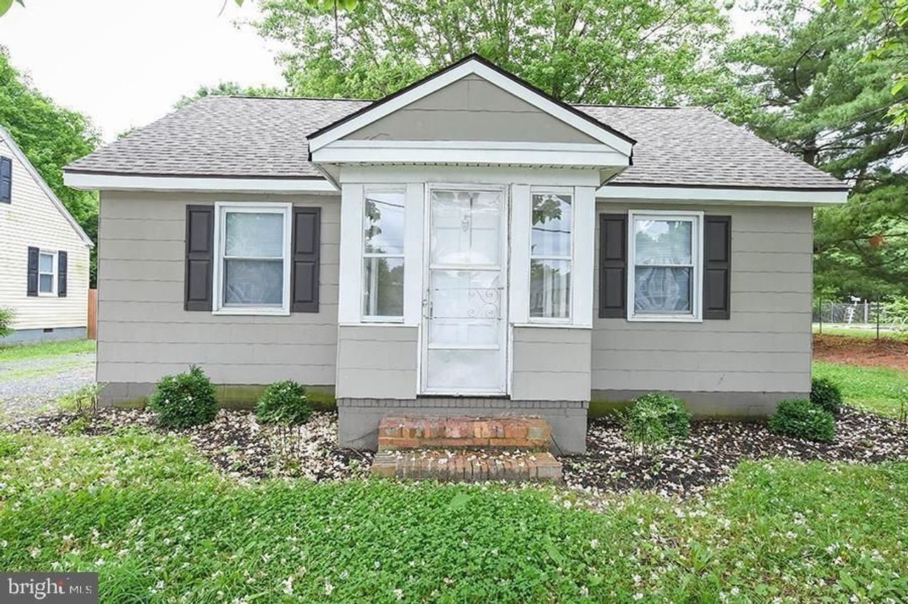 listing, photo 1