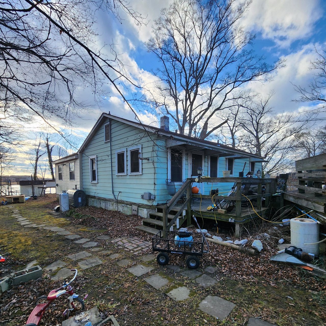 listing, photo 1