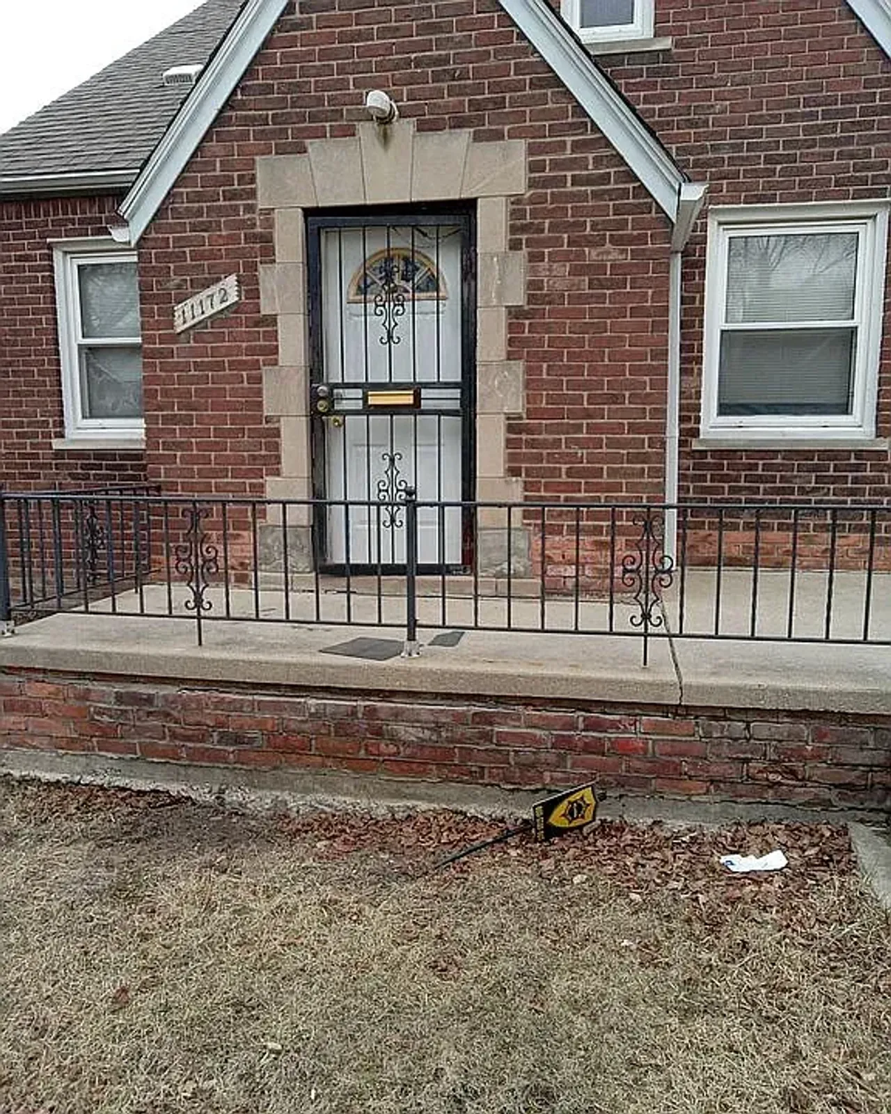 listing, photo 1