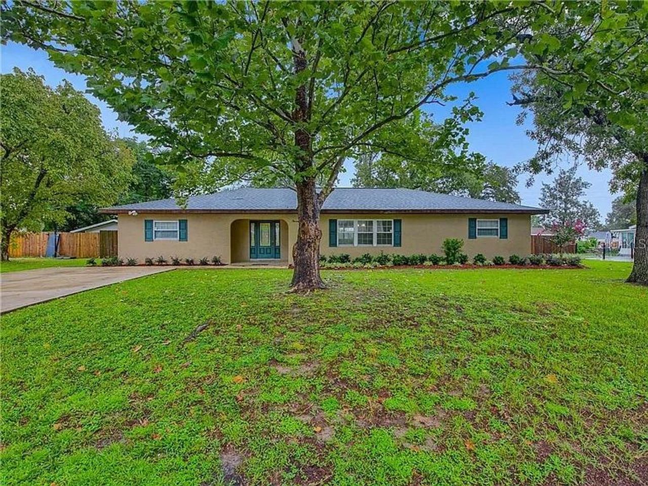 listing, photo 1