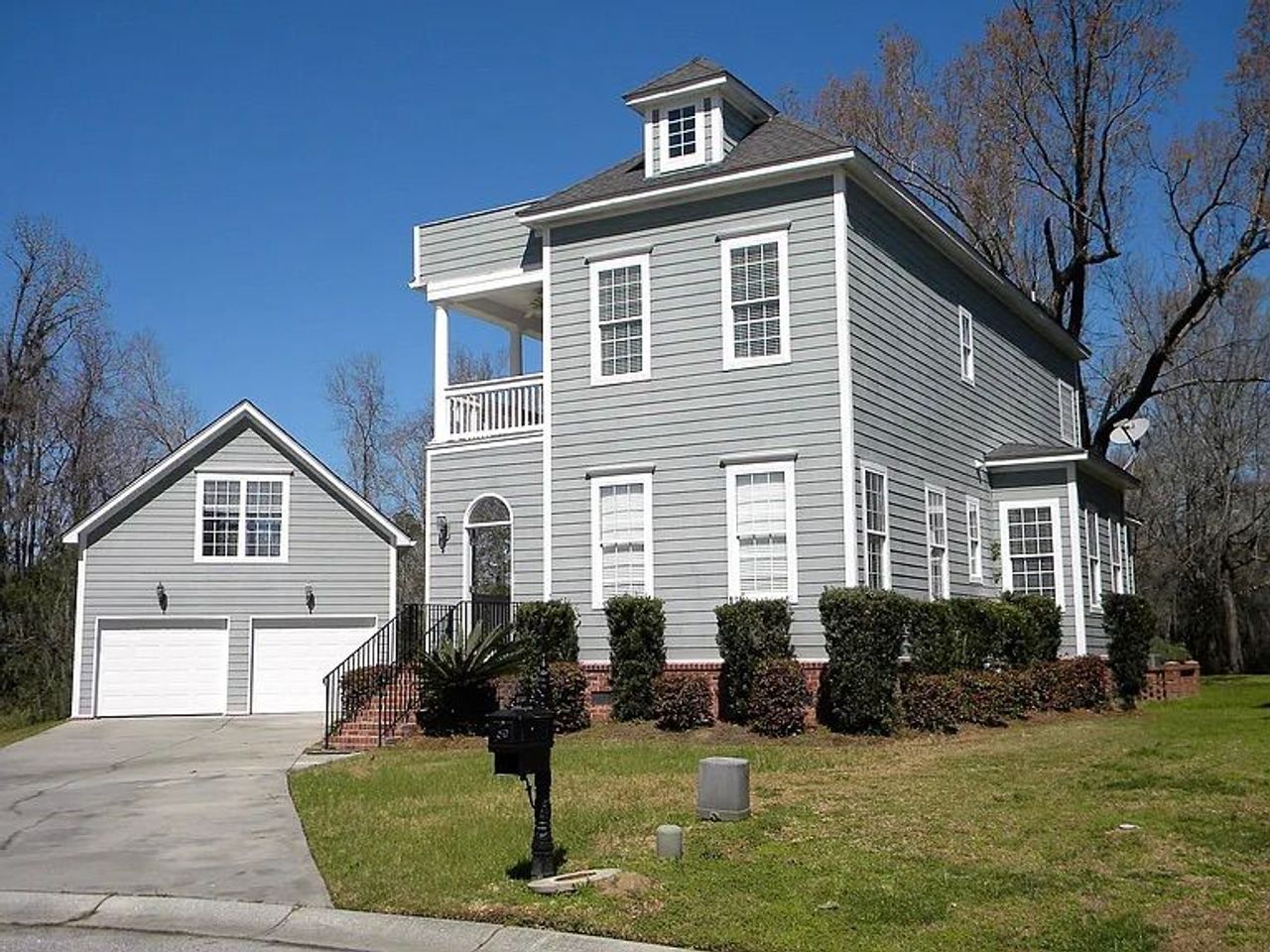 listing, photo 1
