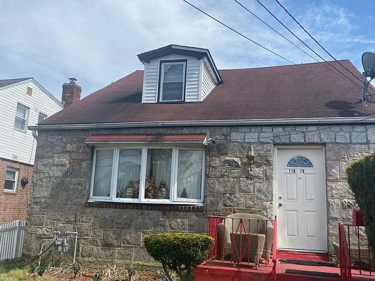 listing, photo 1