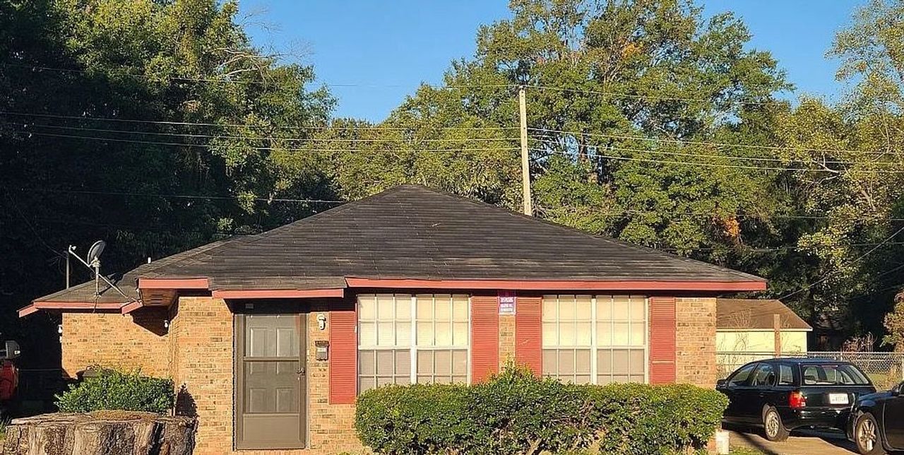 listing, photo 1
