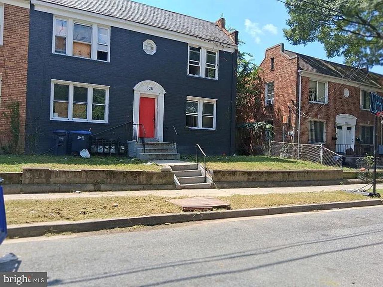 listing, photo 1