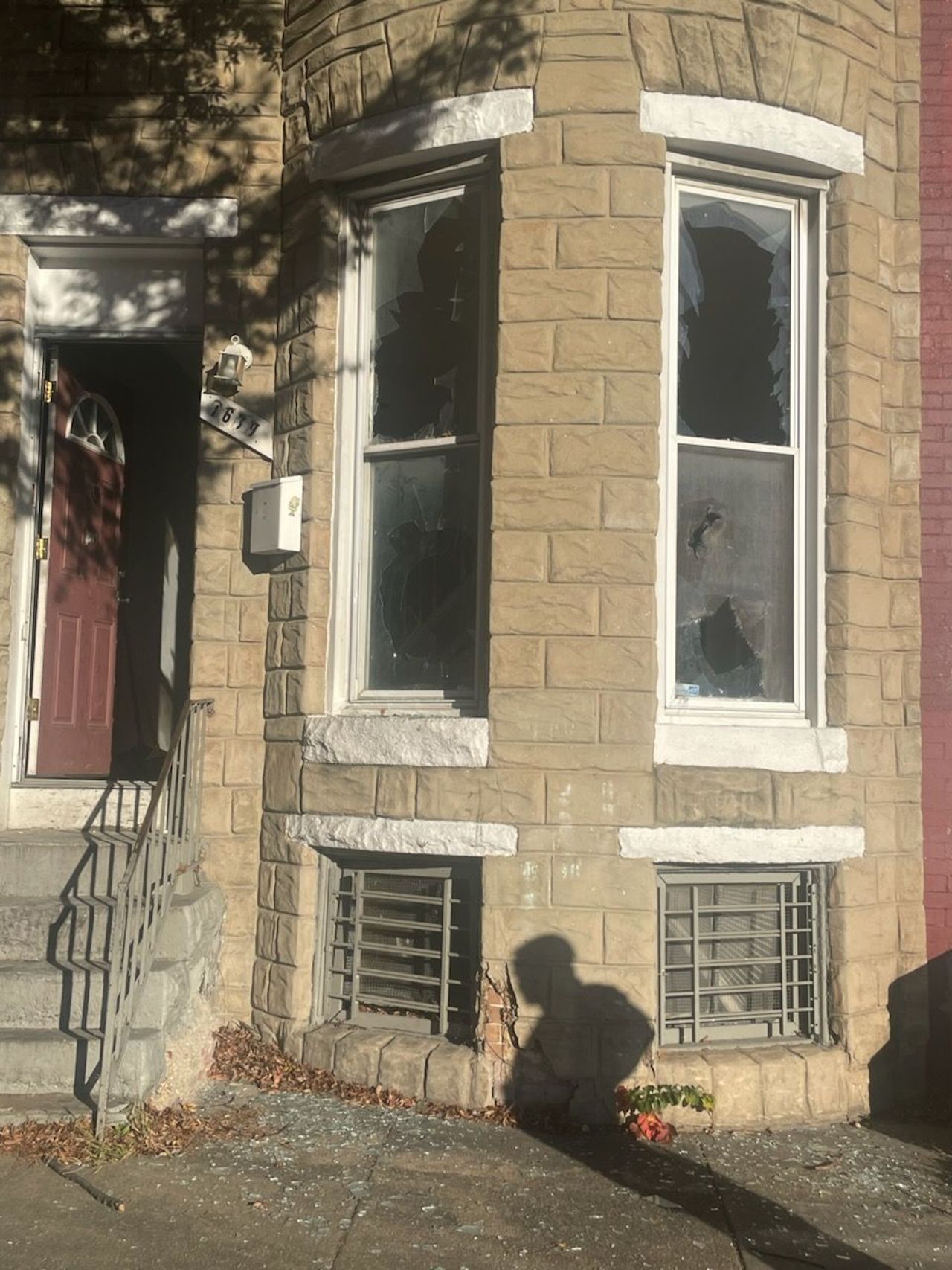 listing, photo 1