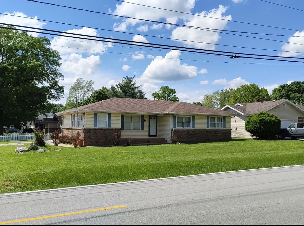 listing, photo 1