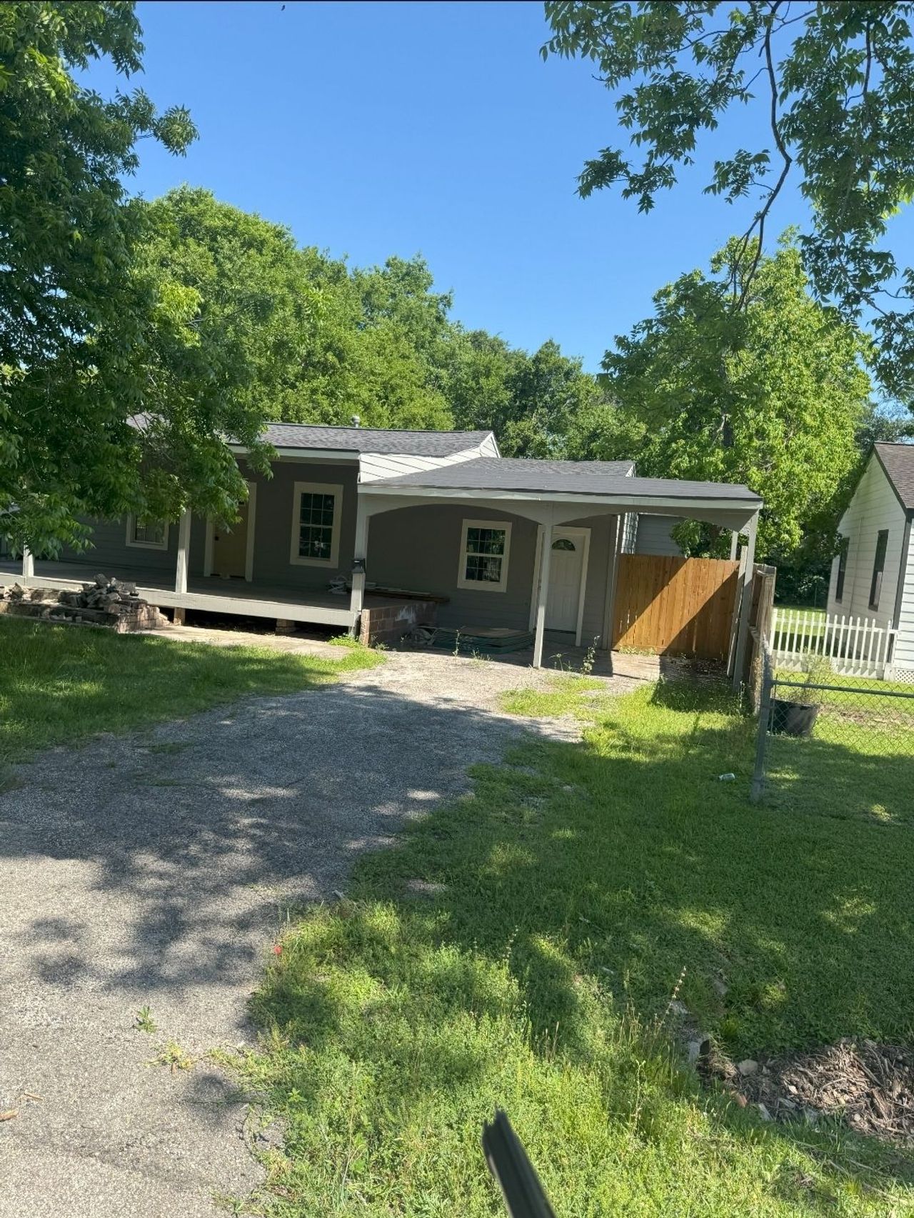 listing, photo 1