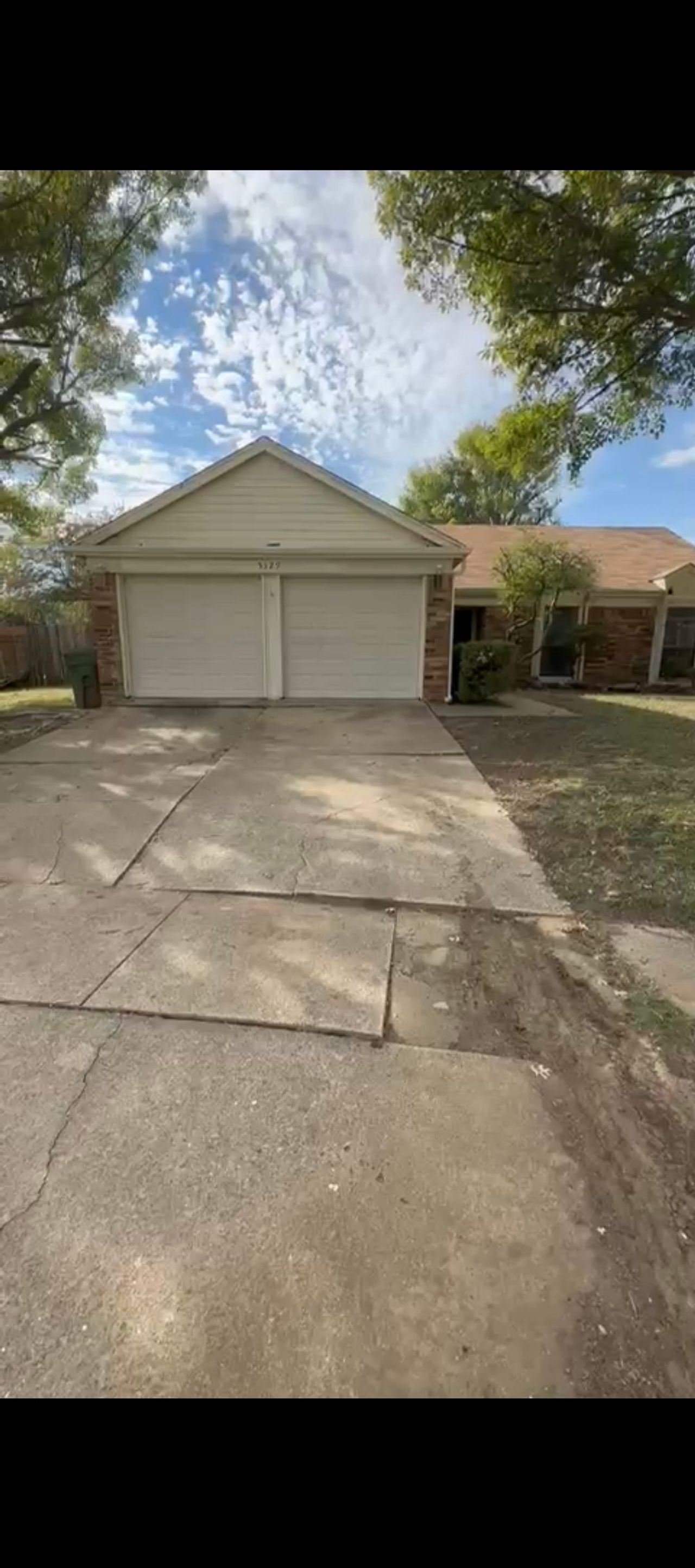 listing, photo 1