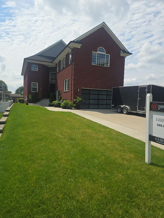View of 41245 Belvidere St, Harrison Township, MI 48045, USA