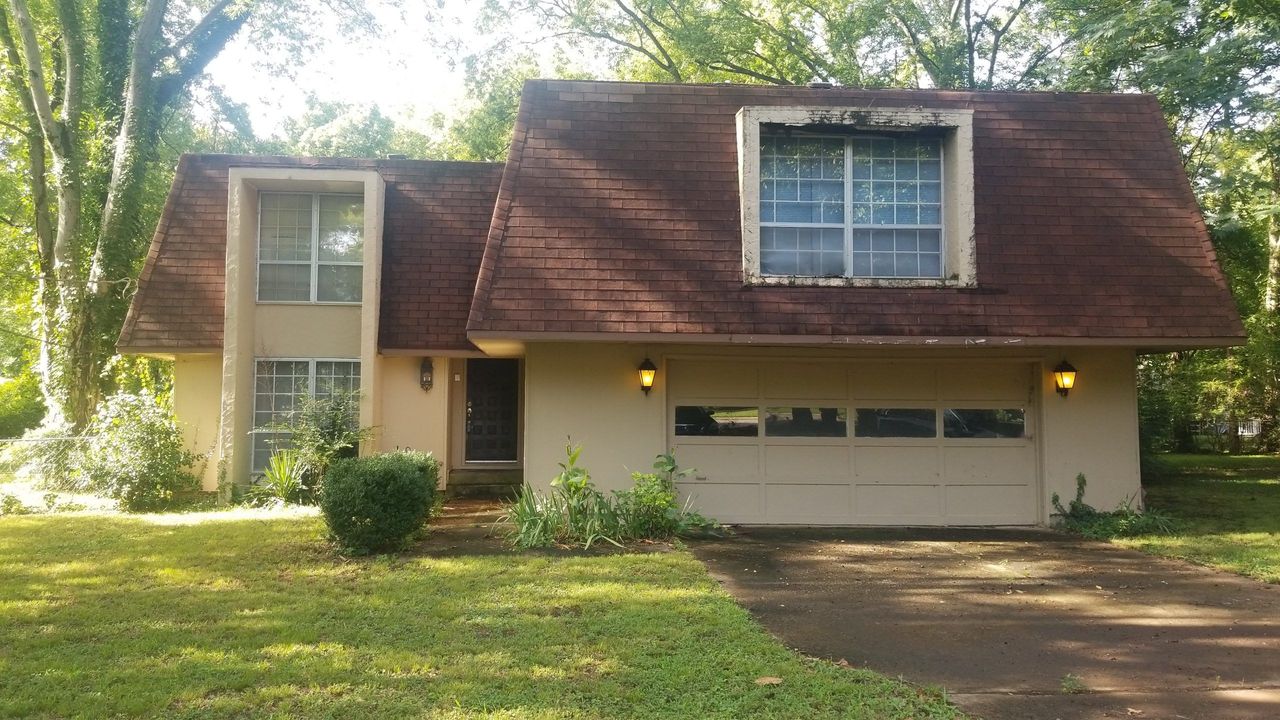 listing, photo 1