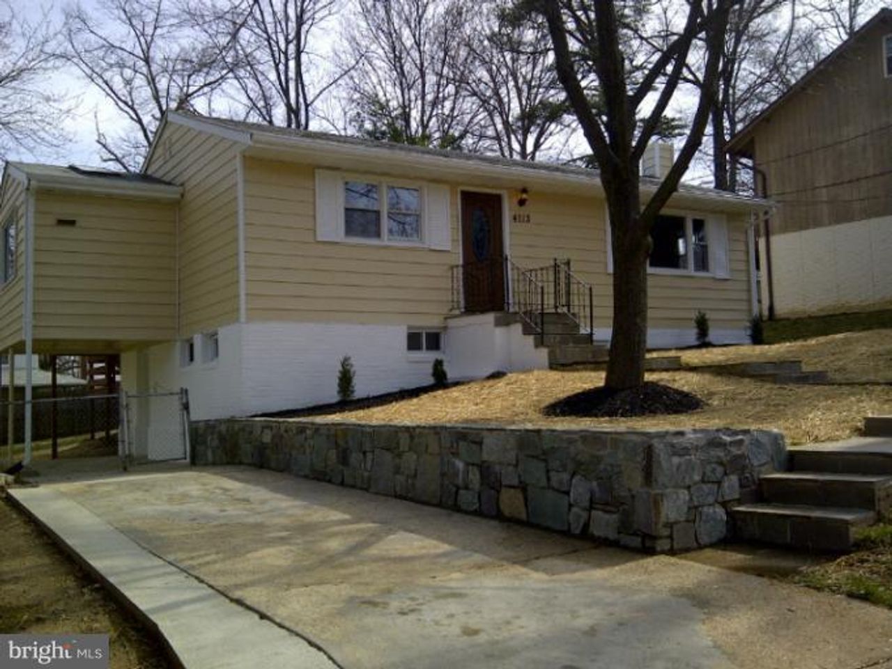 listing, photo 1
