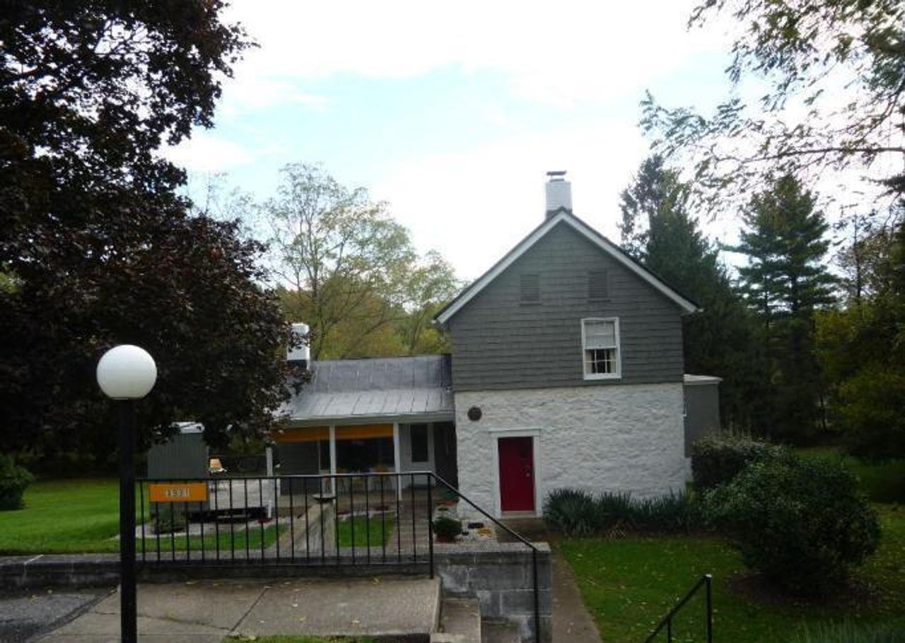 listing, photo 1
