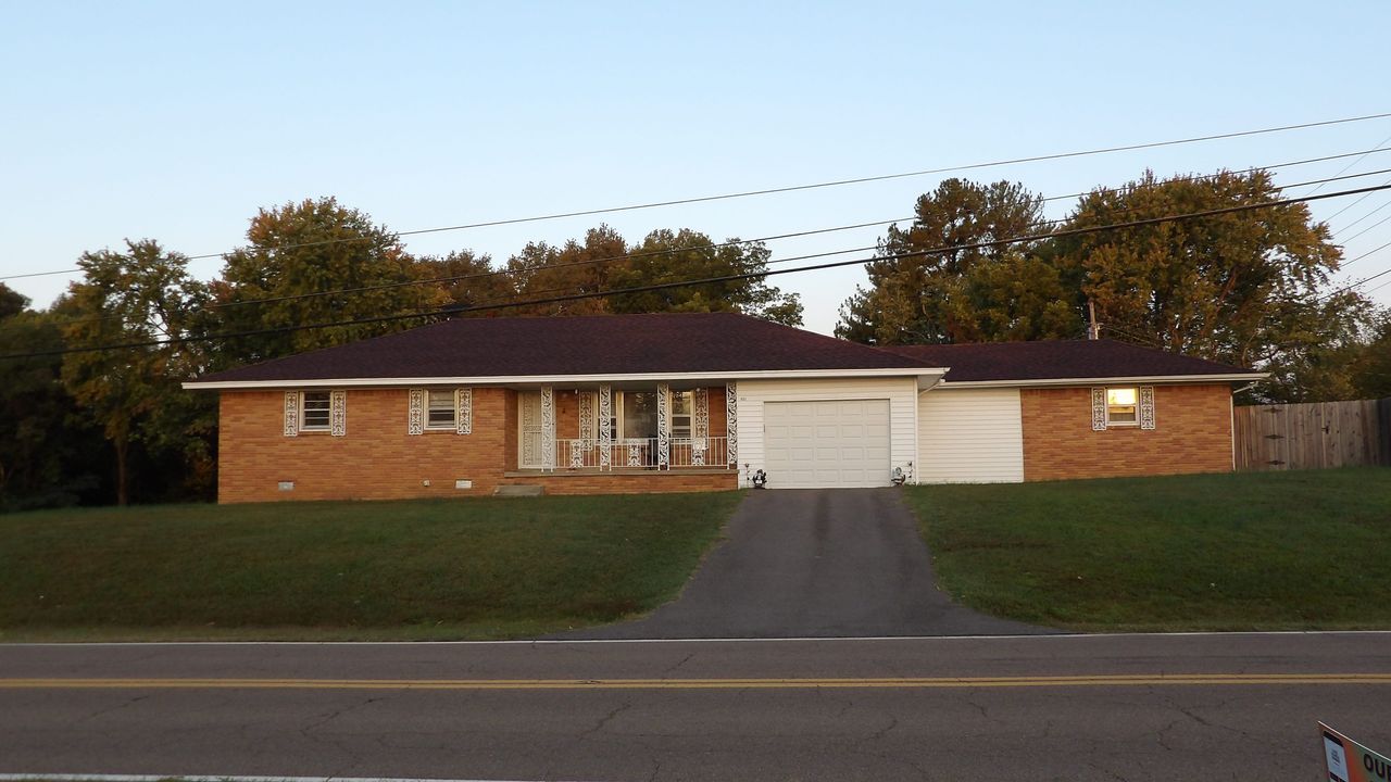 listing, photo 1