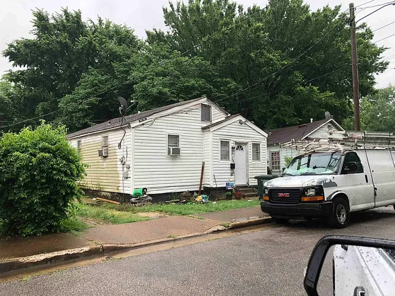 listing, photo 1