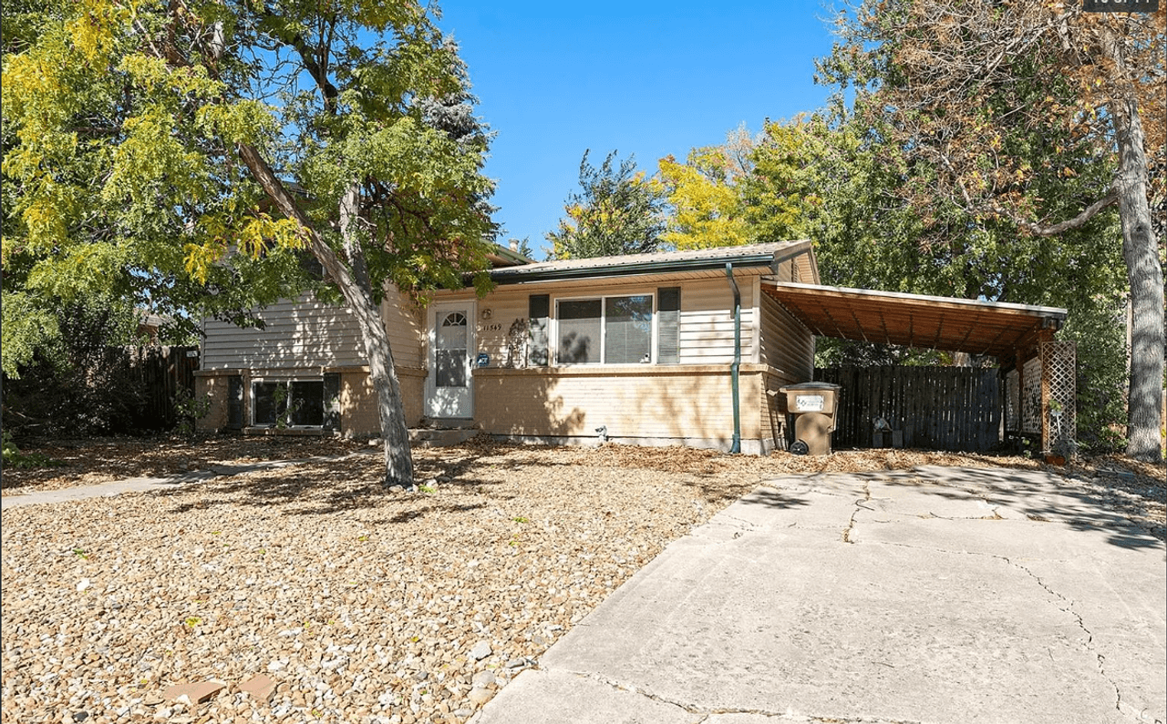 listing, photo 1
