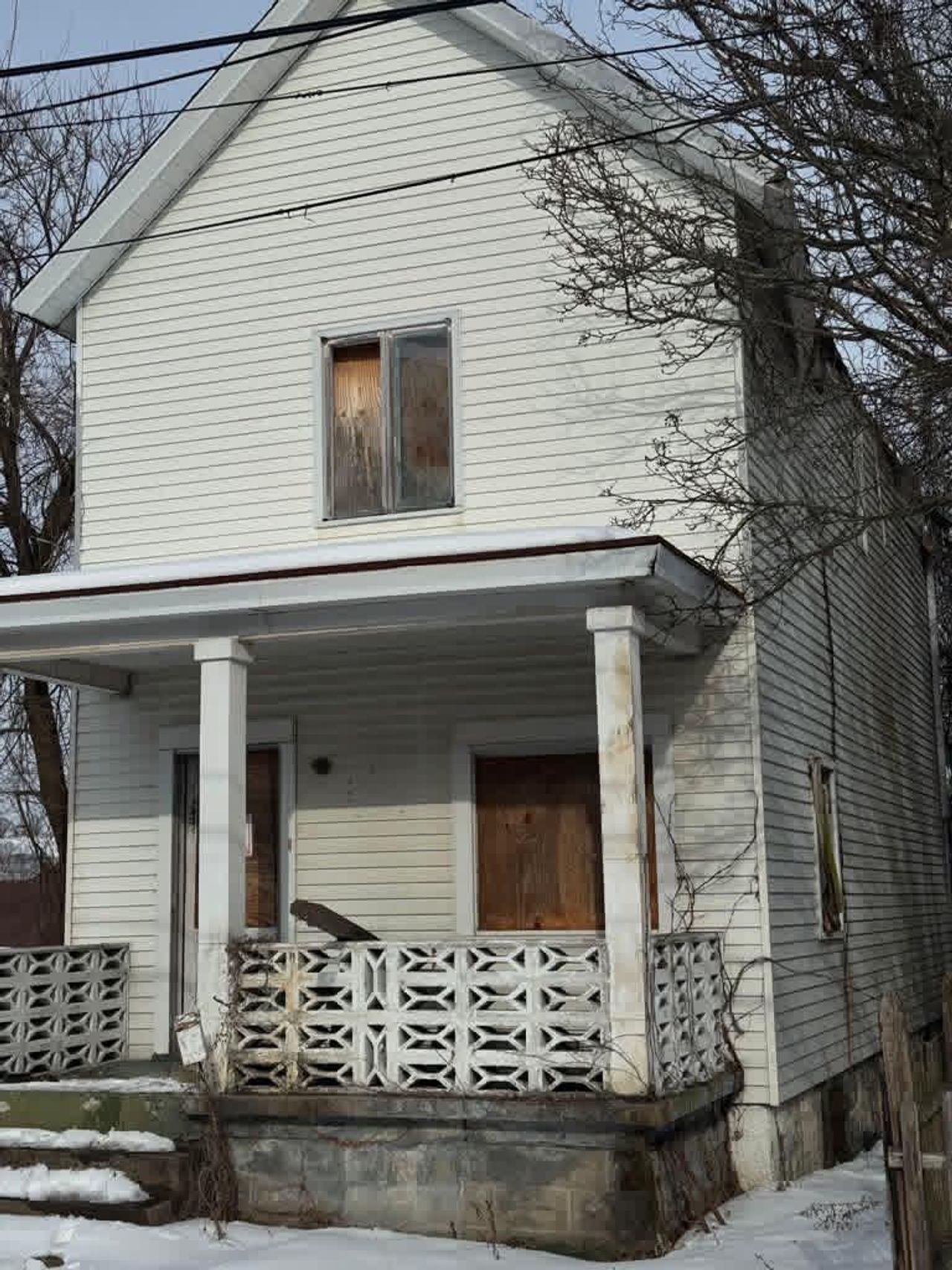 listing, photo 1