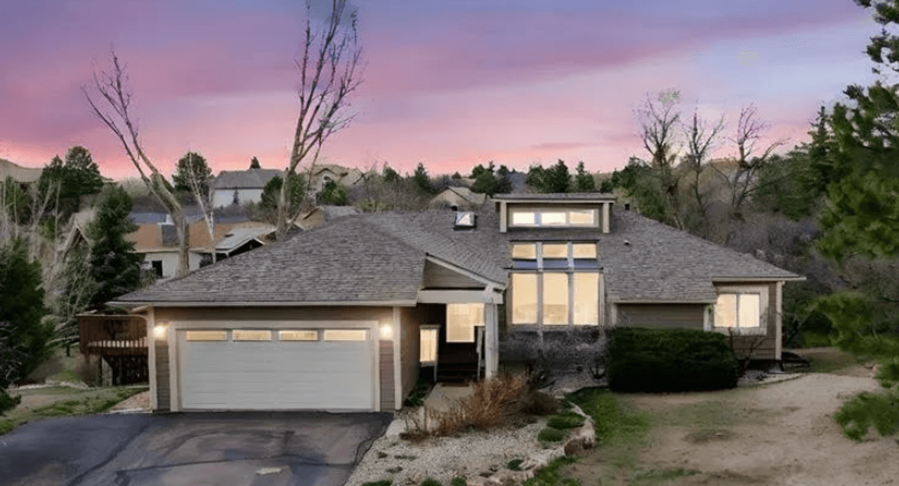 listing, photo 1