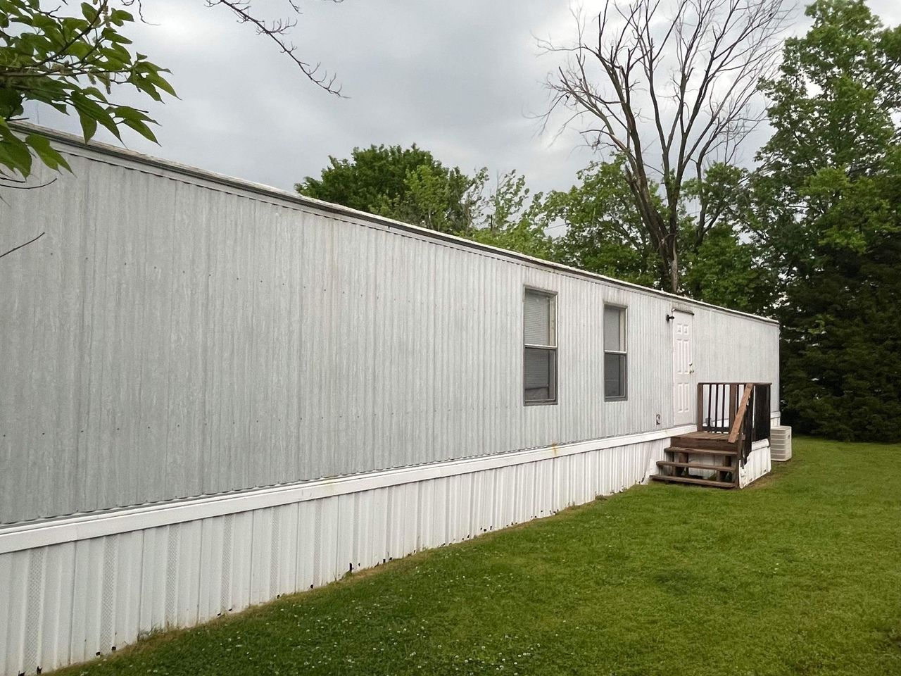 listing, photo 1