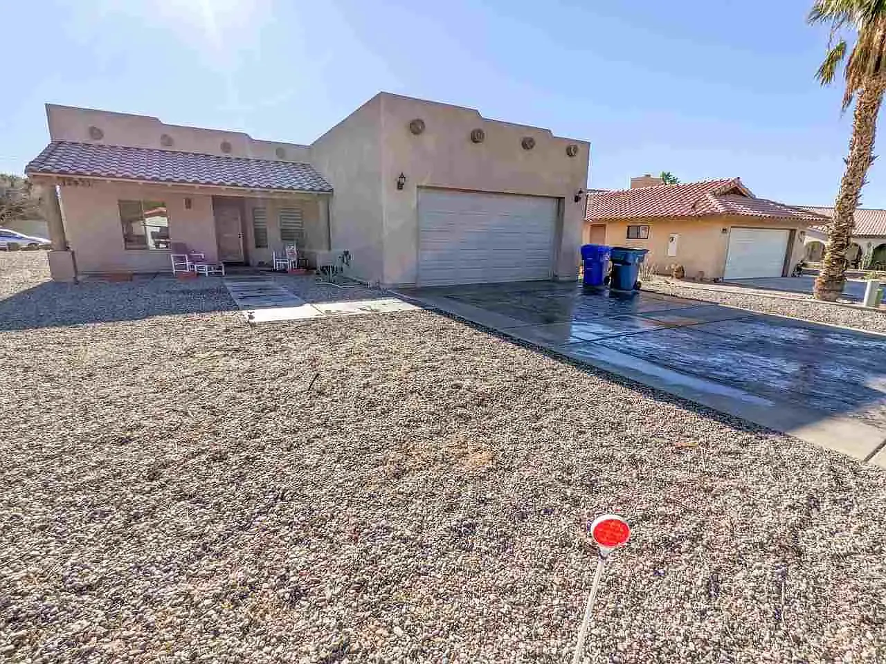 listing, photo 1