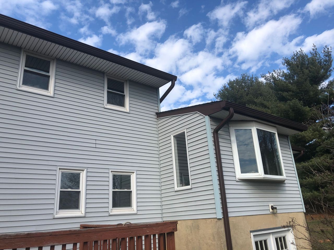 listing, photo 1