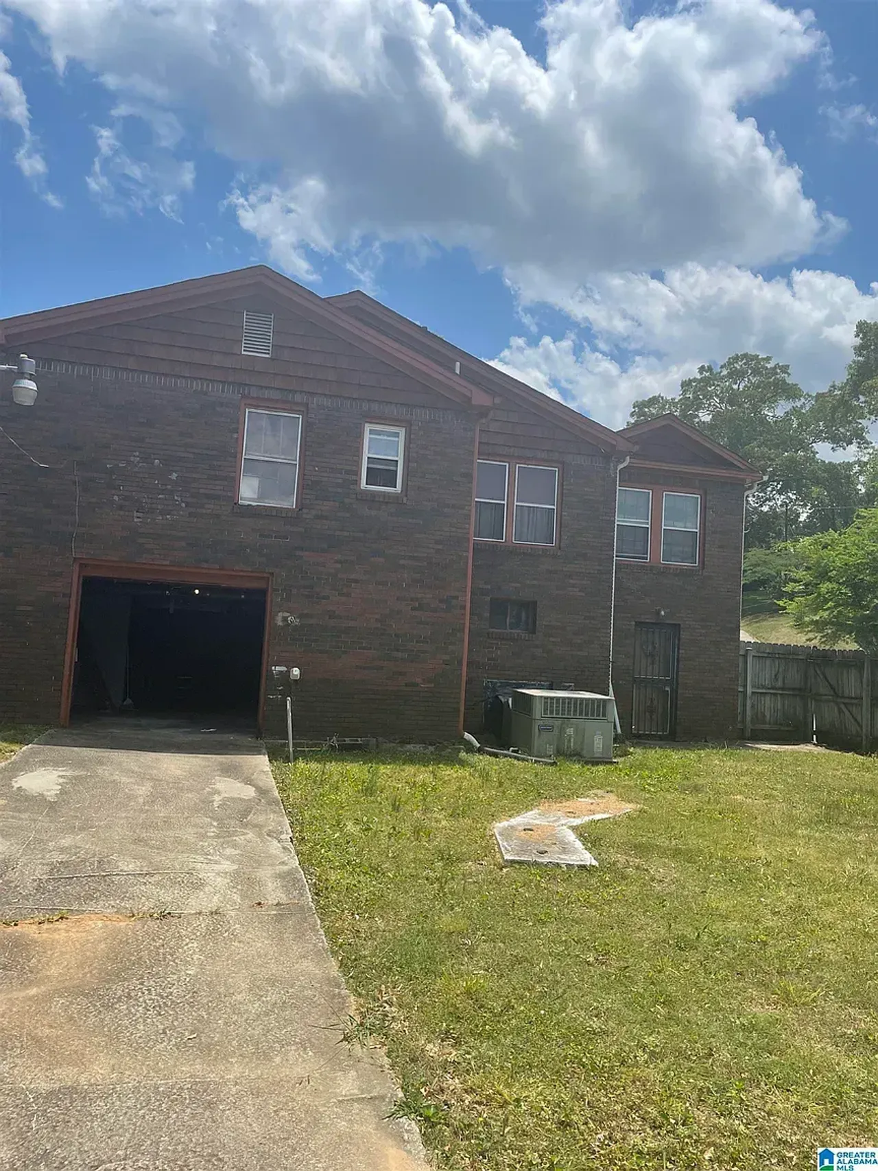 listing, photo 1