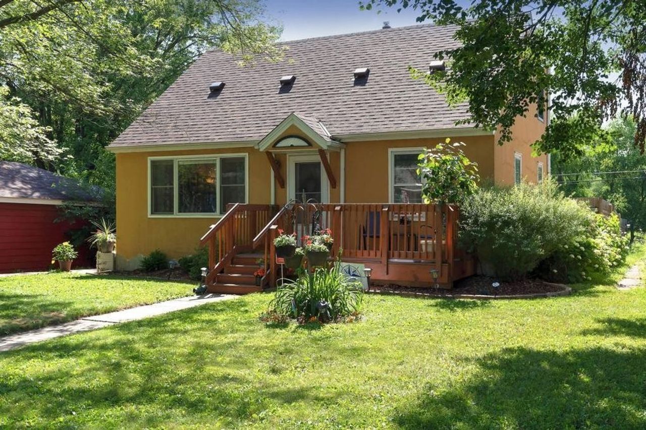 listing, photo 1