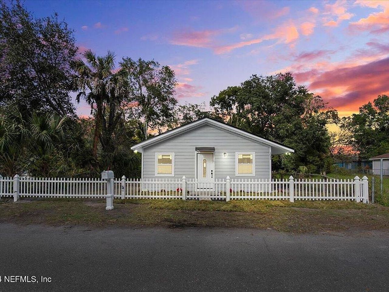 listing, photo 1