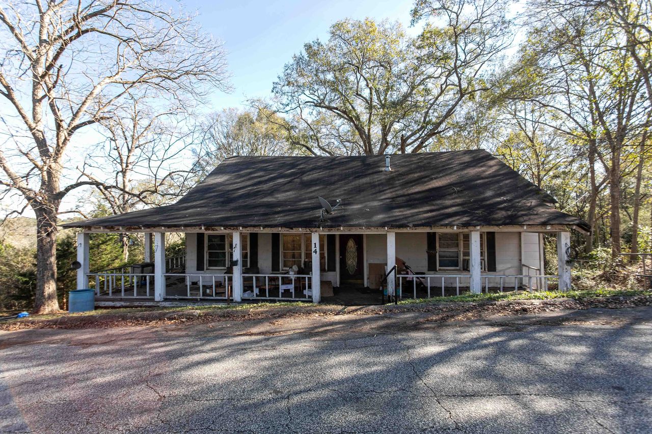 listing, photo 1