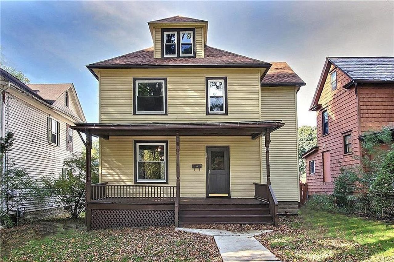 listing, photo 1