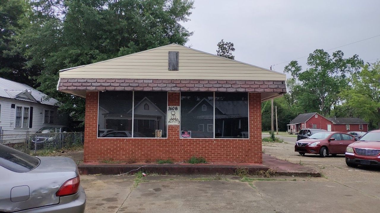 listing, photo 1